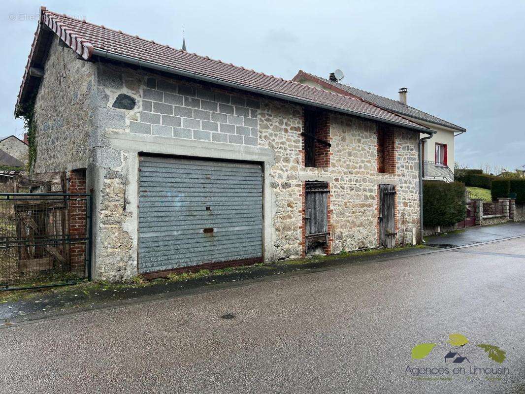 Maison à SAUVIAT-SUR-VIGE