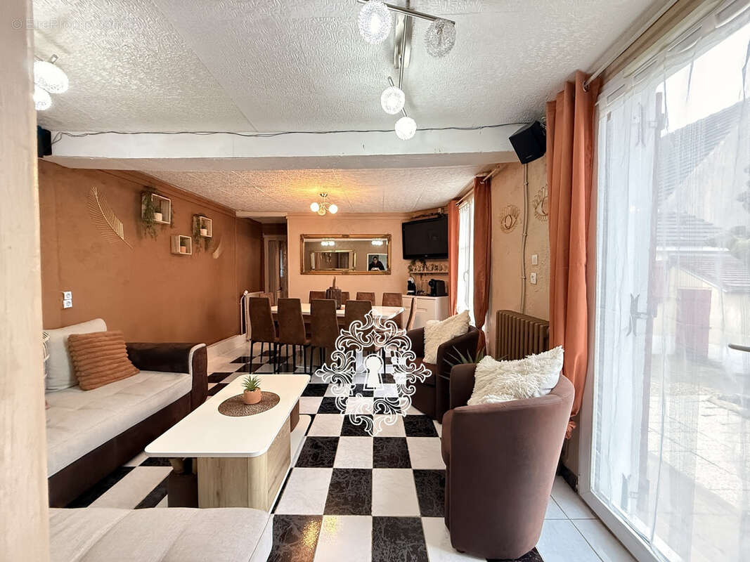 Maison à DONNEMARIE-DONTILLY