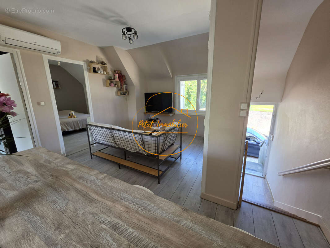 Appartement à SAINT-AY