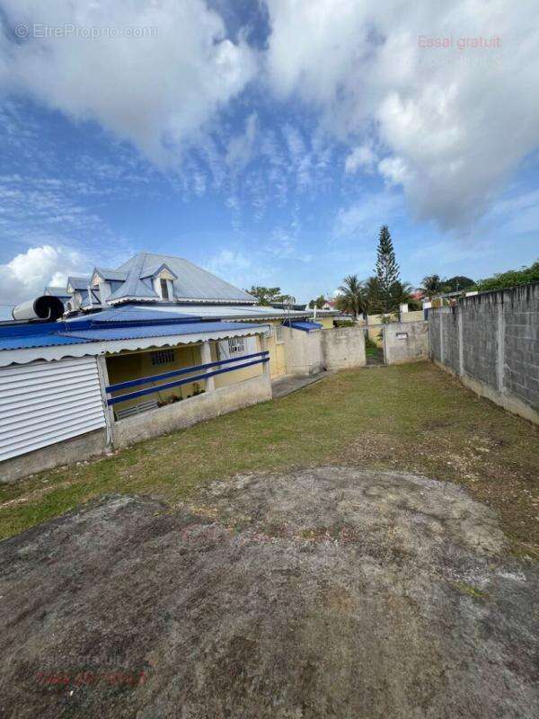 Maison à BAIE-MAHAULT