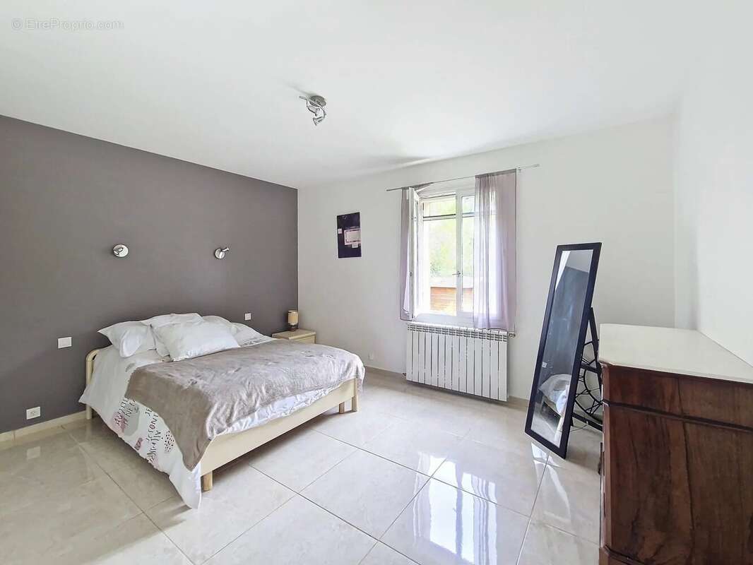 Maison à MIRABEAU