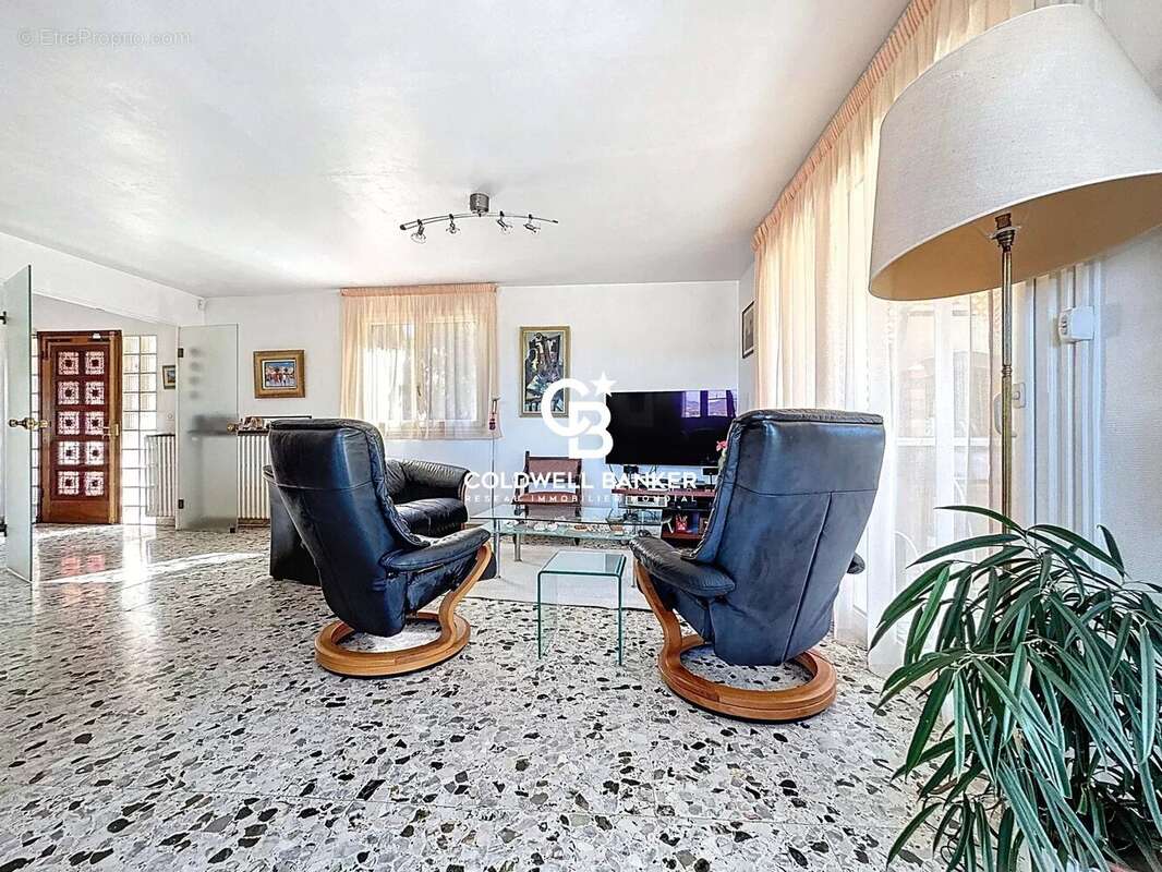 Belvédère Urbain : Un Horizon privé au cœur de Saint-Raphaël - photo 8