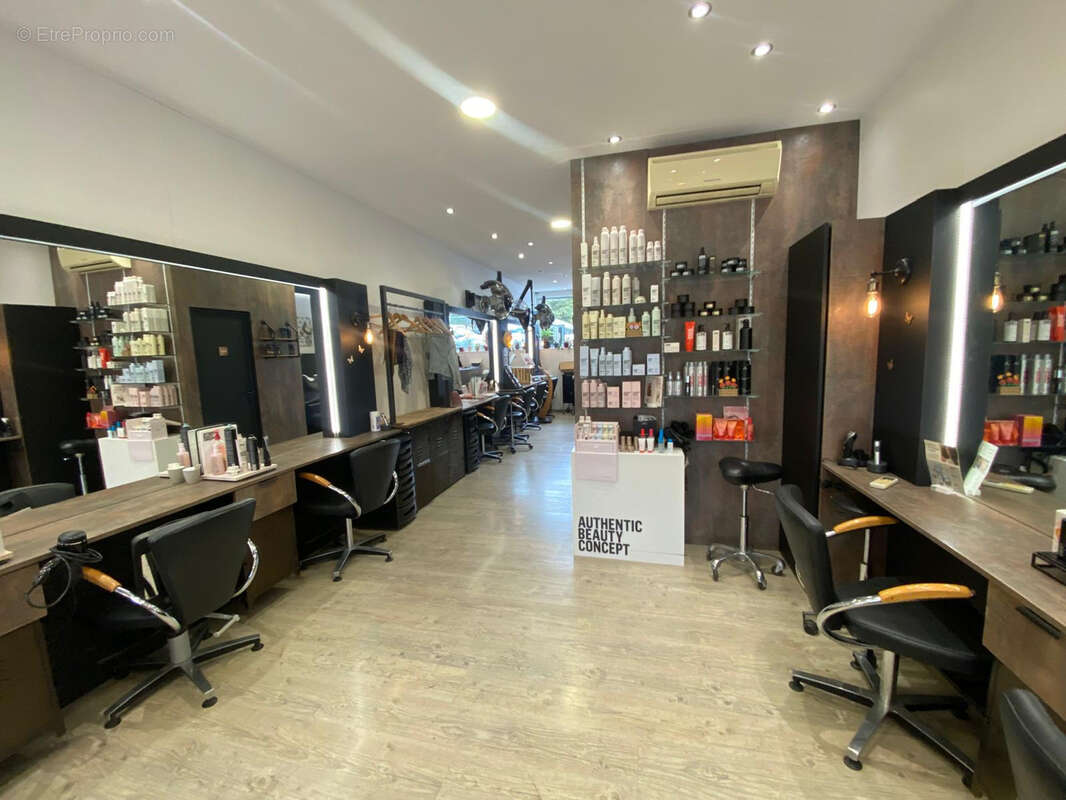 Commerce à ANNECY-LE-VIEUX