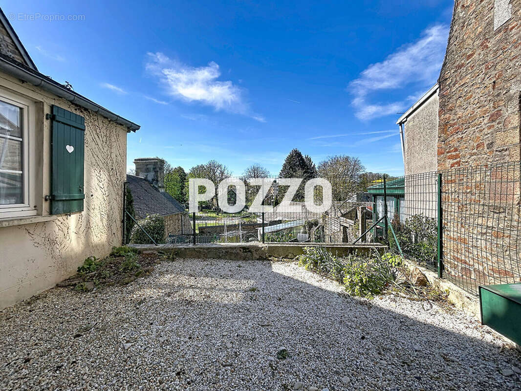 Maison à VILLEDIEU-LES-POELES