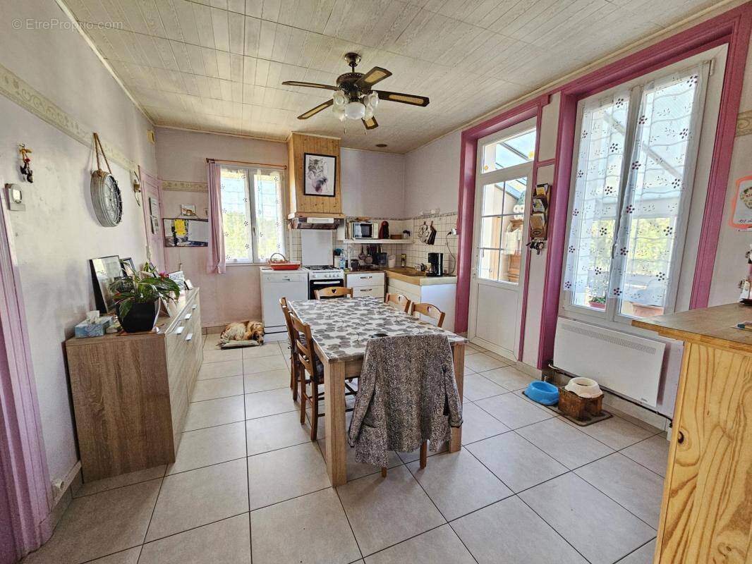 Maison à SAINTE-RADEGONDE