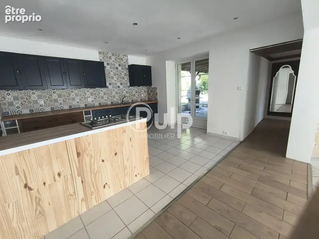 Villeneuve-la-comtesse Maison T6 - photo 5