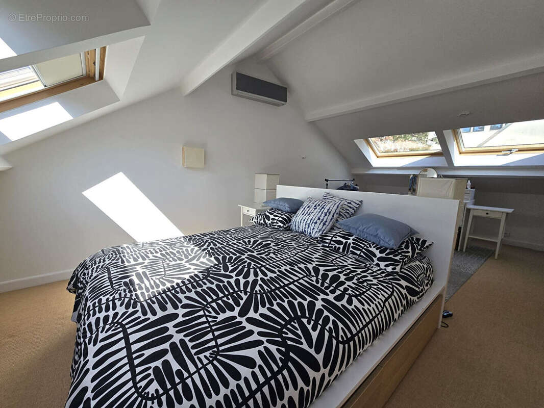 Boulogne-Billancourt .Une maison d'architecte avec piscine secrète. Esprit hollywoodien, aux portes de Paris - photo 13
