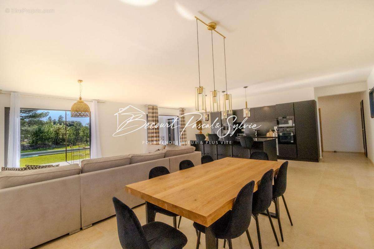 Maison à SAINT-SATURNIN-LES-APT