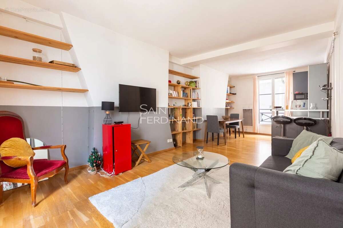 Appartement à PARIS-10E