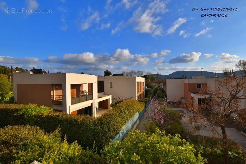 Appartement à HYERES