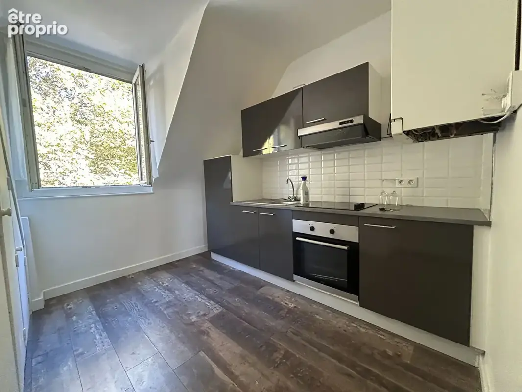 Place de graville - appartement t2 en excellent etat - photo 3