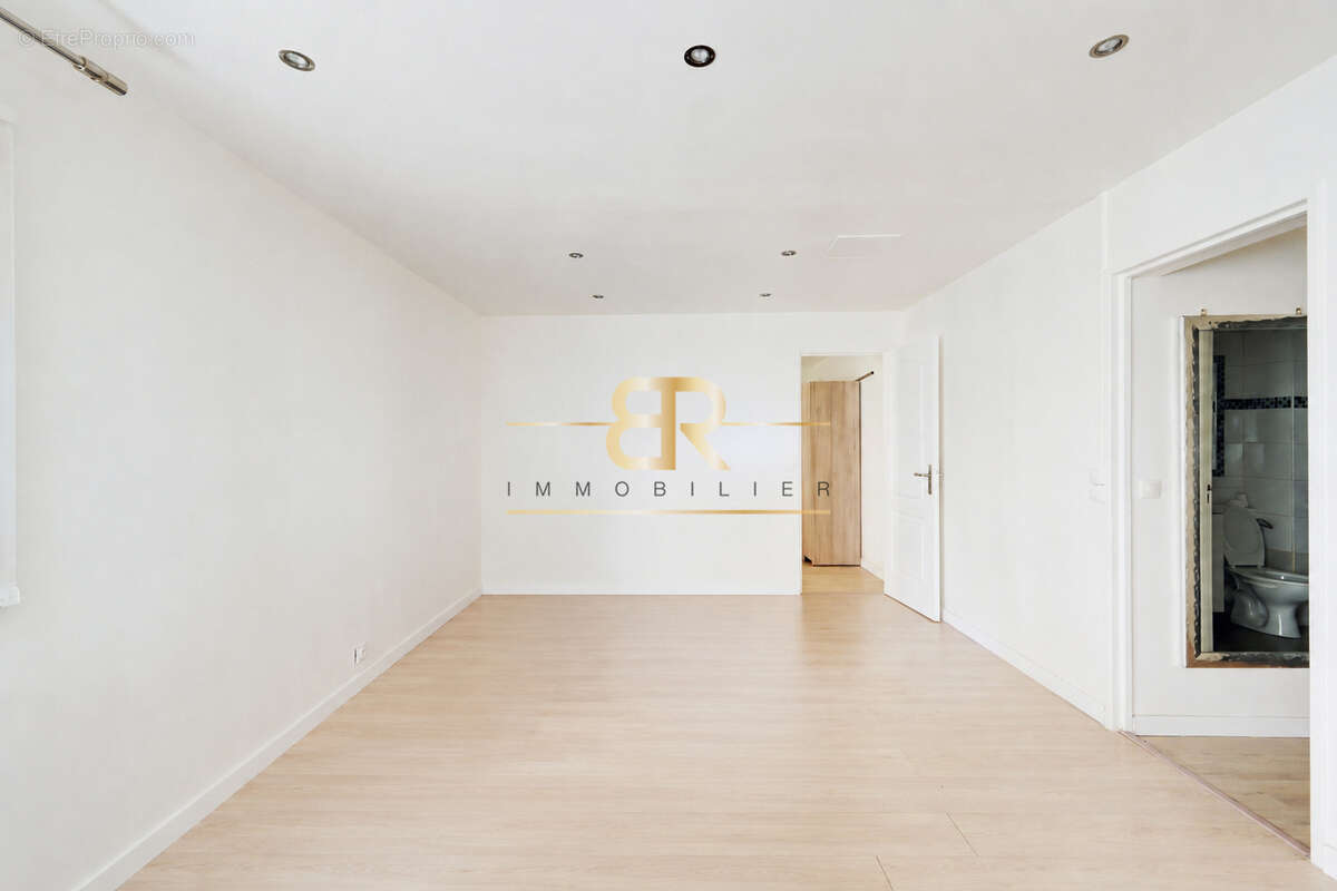 Appartement à PARIS-20E