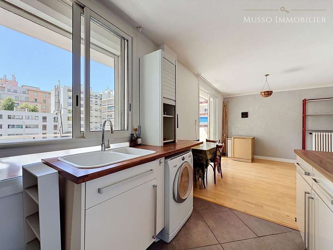 Appartement 54 m² à Marseille-7e  - photo 6