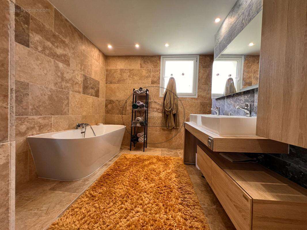 Maison à SAINT-ANDRE-DE-CRUZIERES