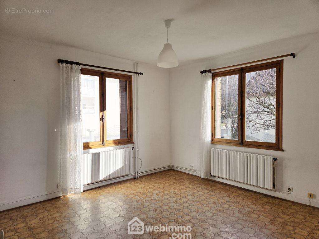 Un séjour de 17m², - Maison à LA BATHIE