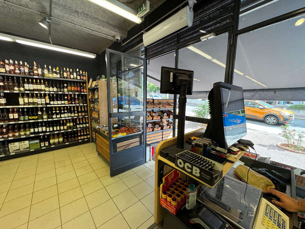 Nice   à vendre 330 000 euros superette / mini-market de proximité - photo 2