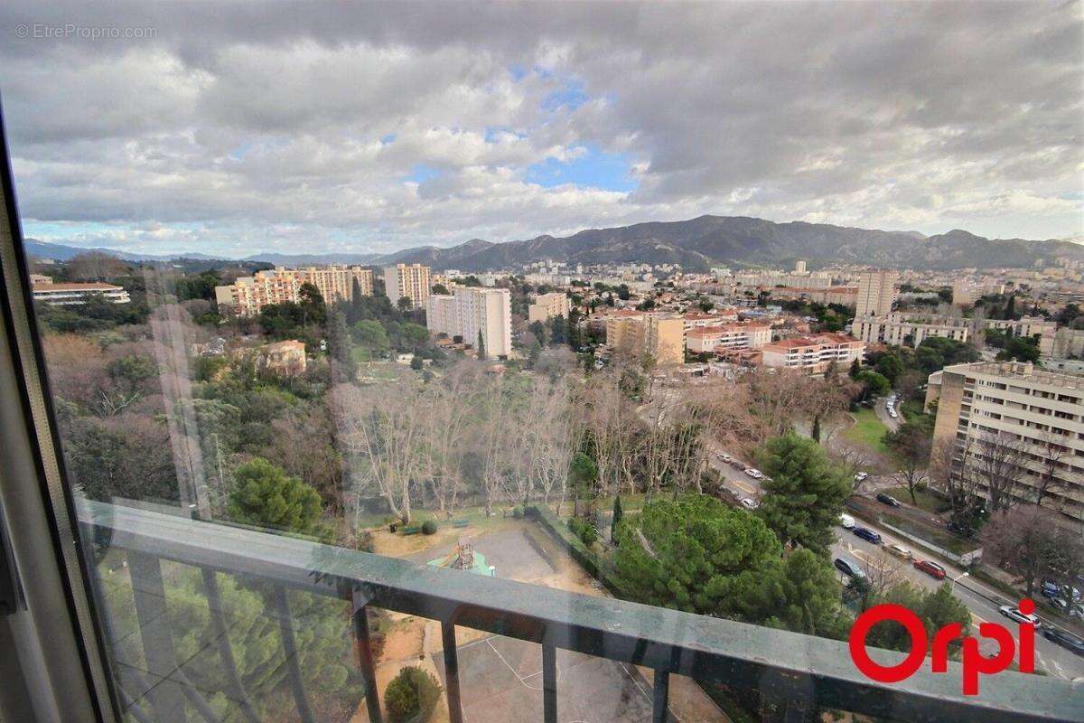 Appartement à MARSEILLE-12E