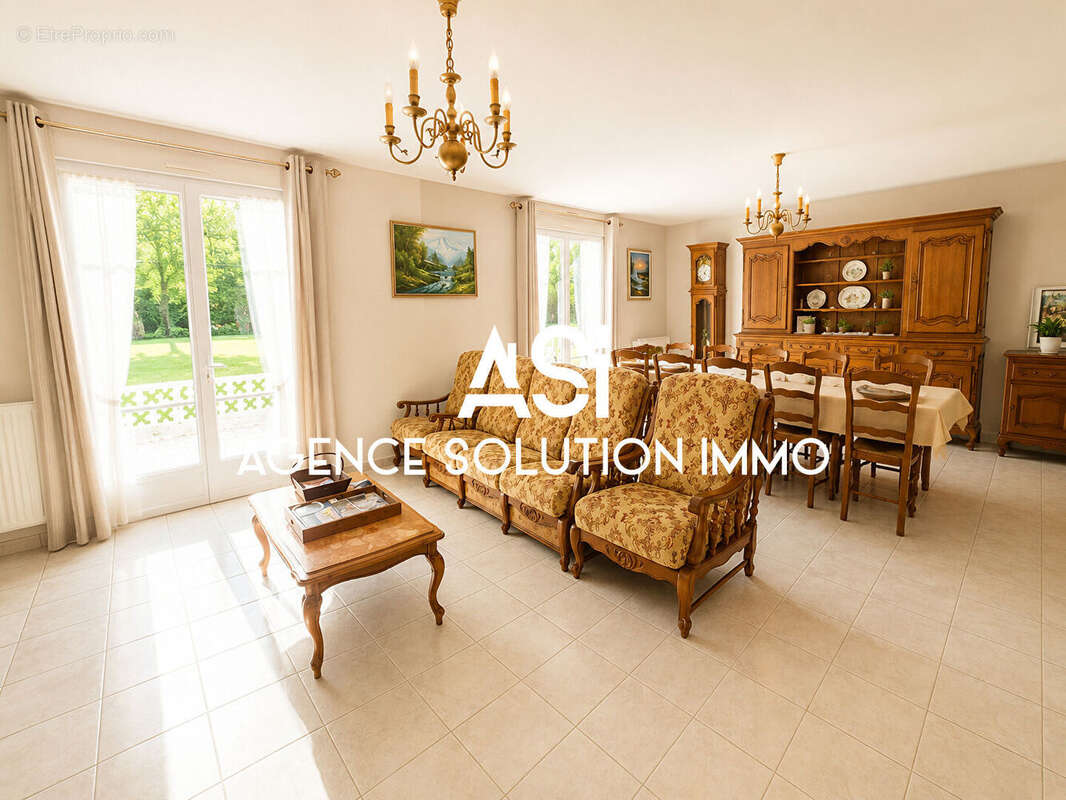 Maison à LAVARDIN