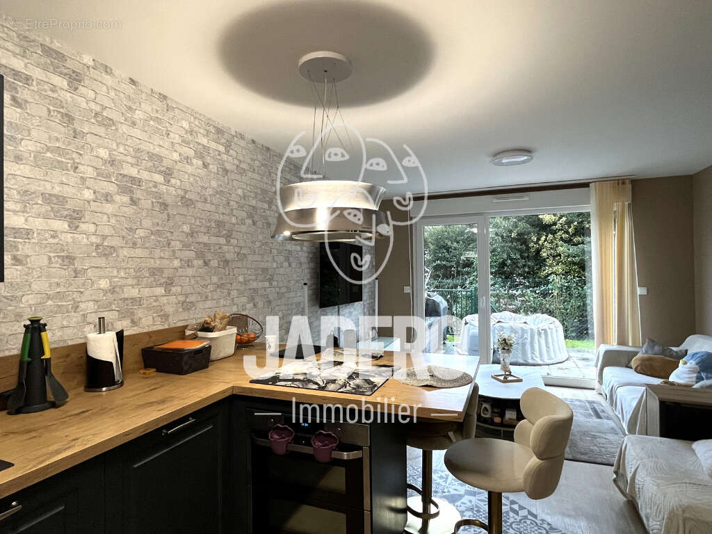 Appartement à LE MESNIL-ESNARD