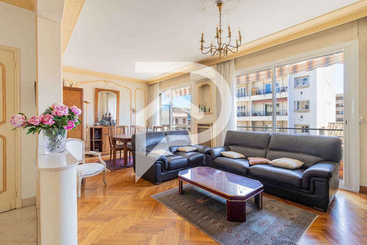 Appartement à MARSEILLE-6E