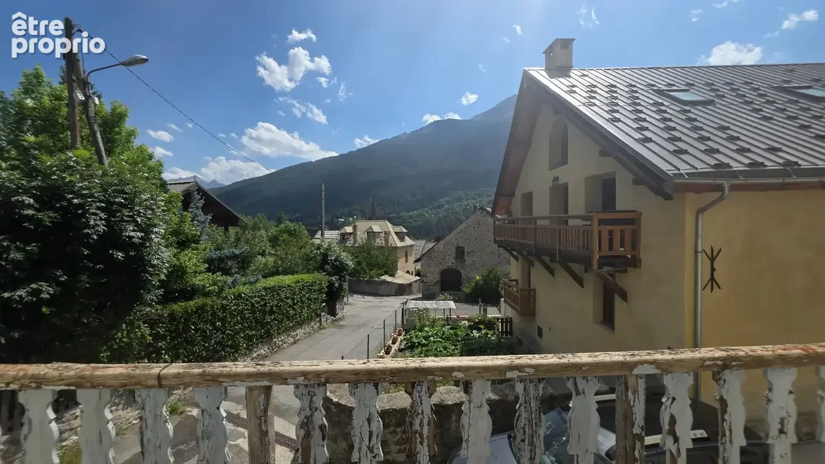 Sublime potentiel de rénovation pour cette maison de village mitoyenne - photo 2