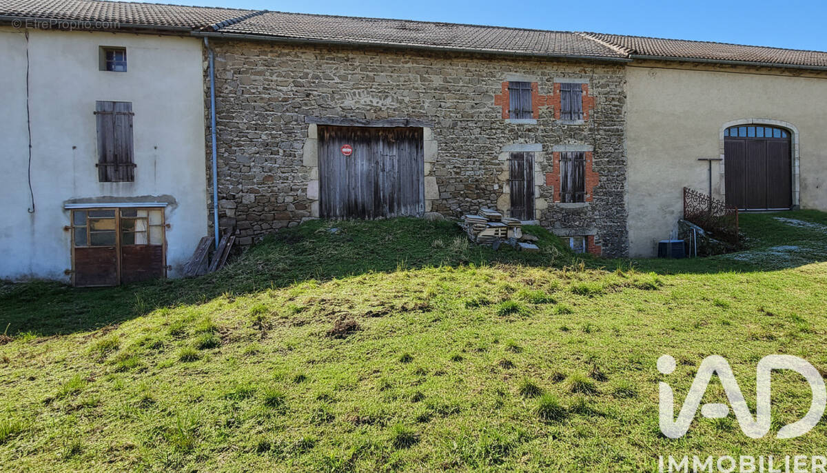 Photo 1 - Maison à SAINT-PIERRE-DU-CHAMP