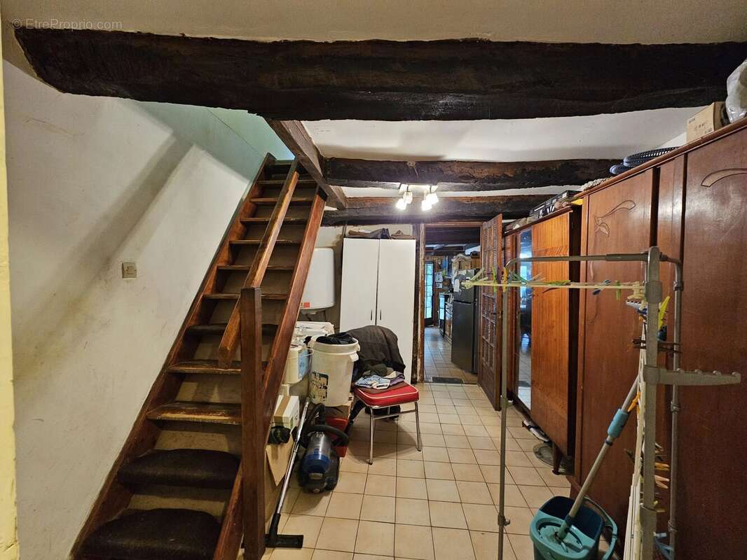 Charmante maison en pierre avec grange et fort potentiel dans un hameau paisible - photo 7
