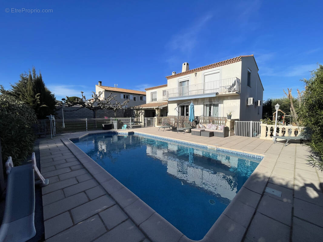 Maison à POUSSAN