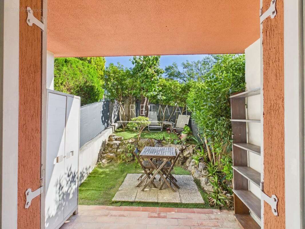 Appartement à VALLAURIS