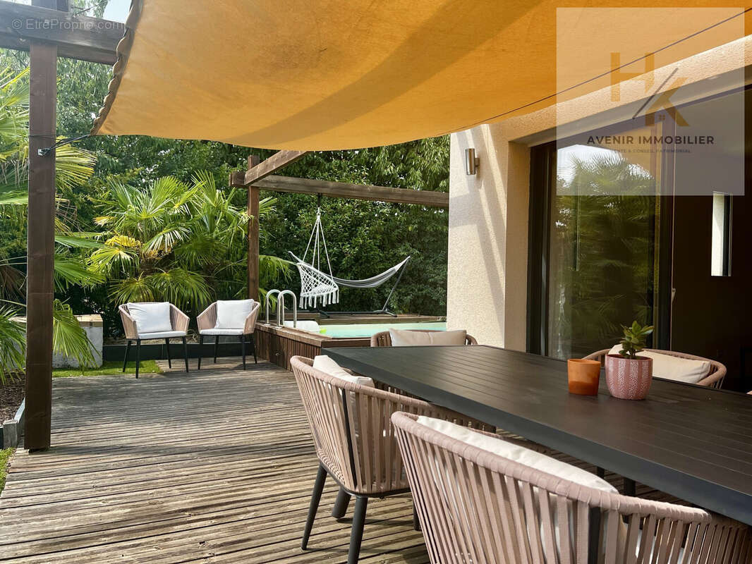 Maison à SAINT-LEGER-DES-BOIS