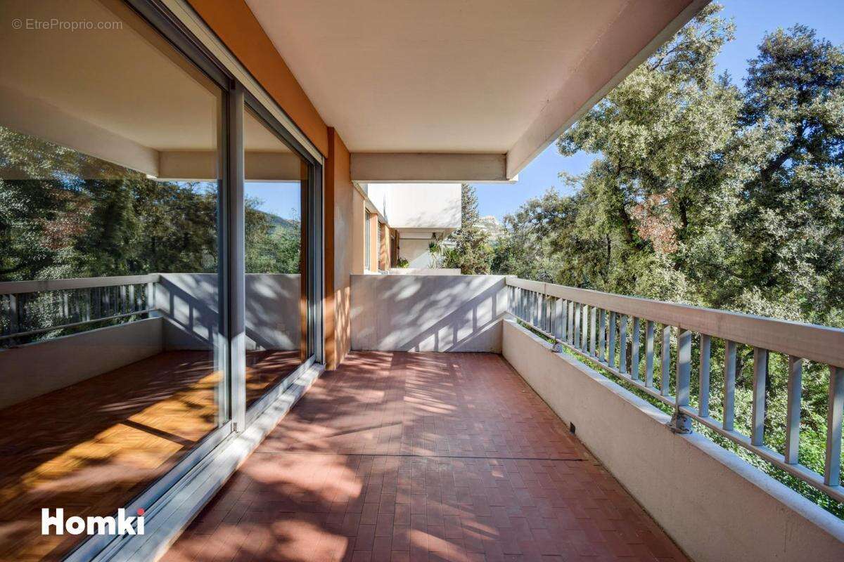 Appartement à MARSEILLE-9E