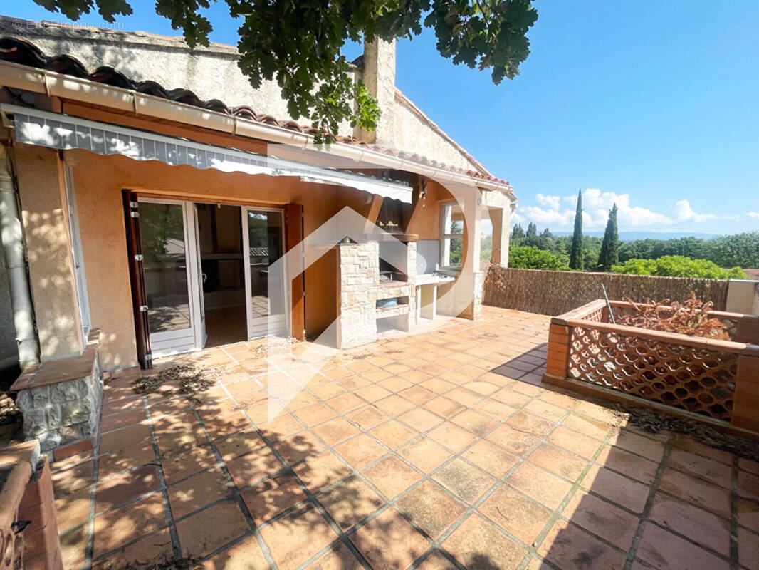 Maison à LE PUY-SAINTE-REPARADE