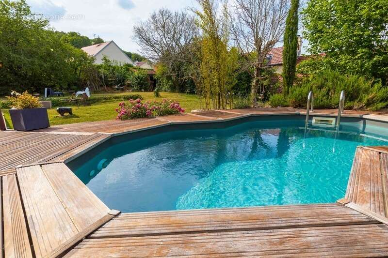 A vendre Corps de ferme de caractère avec piscine, dépendances et équipements récents – Corcelles-les-Monts - photo 12