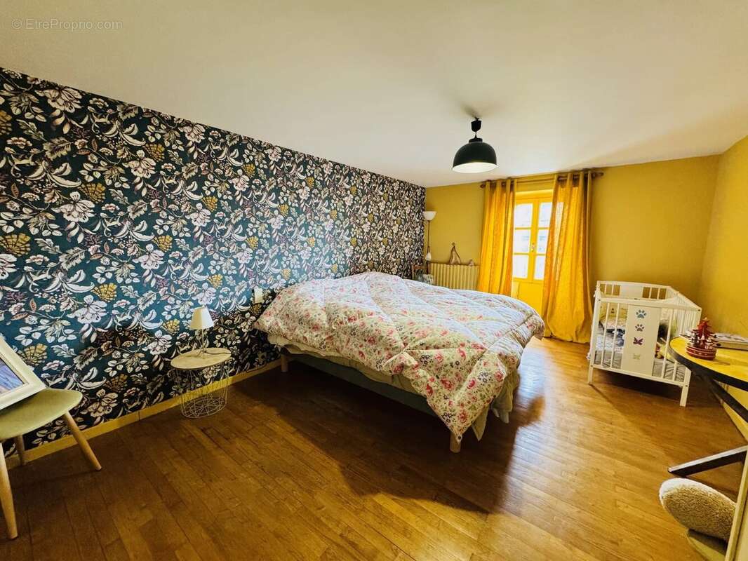 Maison à SAINT-CHRISTOPHE-D'ALLIER