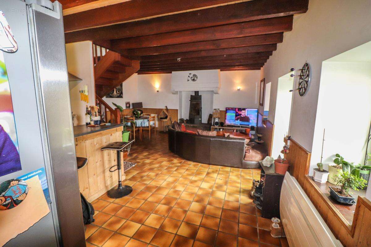 Maison à MAEL-CARHAIX