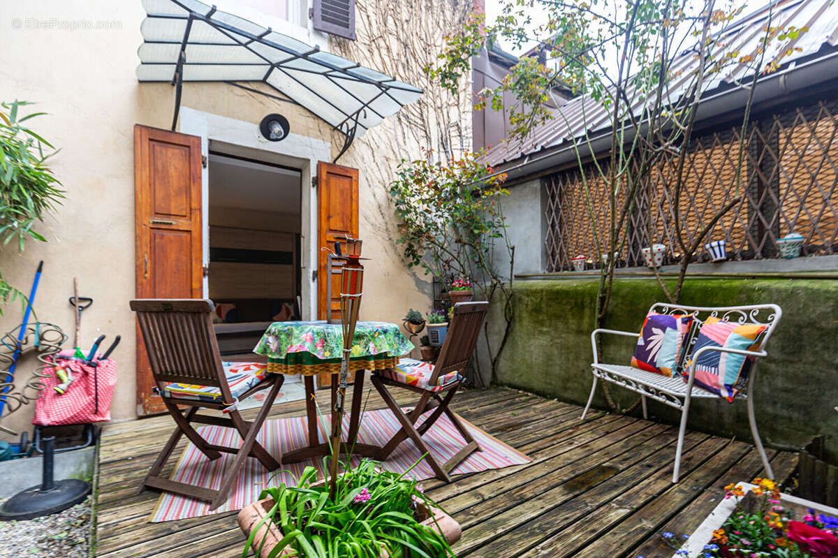 Agence immobiliere laforet - exclusivite - "ceropegia" et "clivia" -  annecy - hyper centre-ville - immeuble en vente avec 2 stu - photo 10