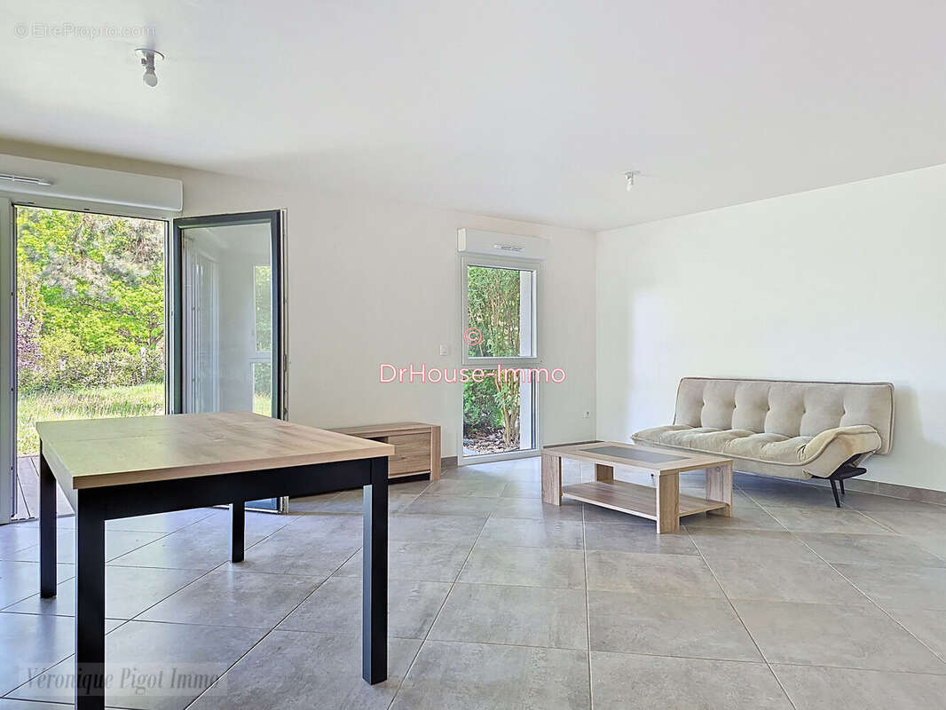 Appartement 85 m² à Saint-Remy-L'honore  - photo 10