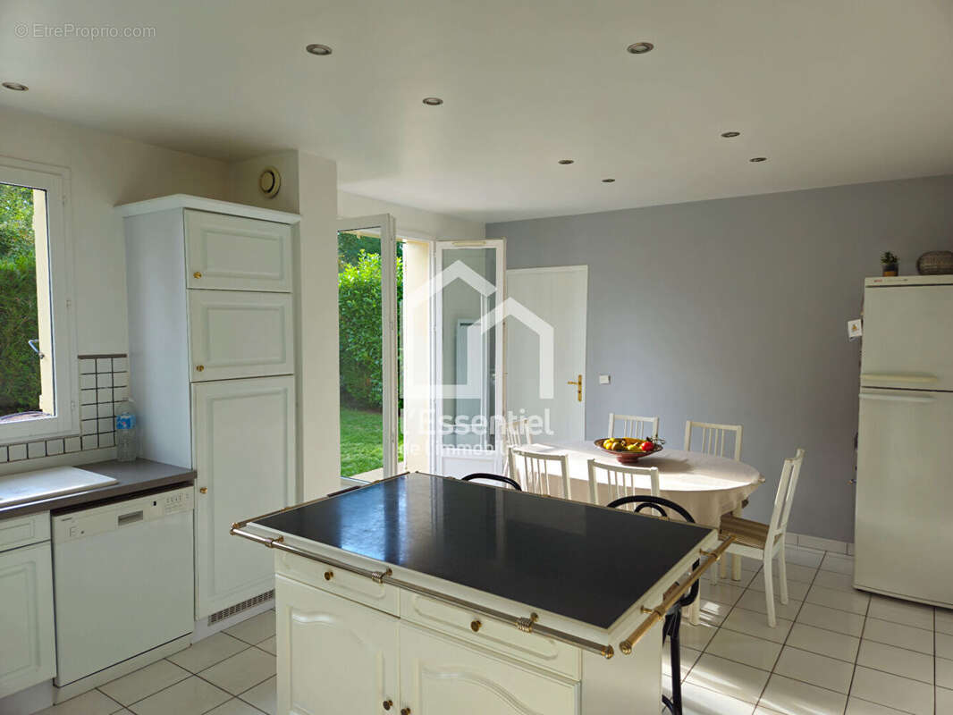 Maison à VERNEUIL-SUR-SEINE