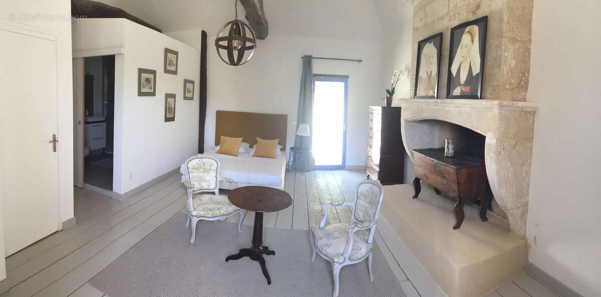 Maison à SAINT-JEAN-D'EYRAUD