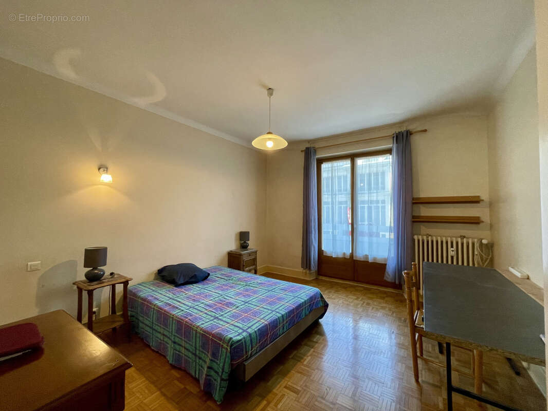 Appartement T3 de 85 m2 en plein cœur de Chambéry avec ascenseur - photo 8