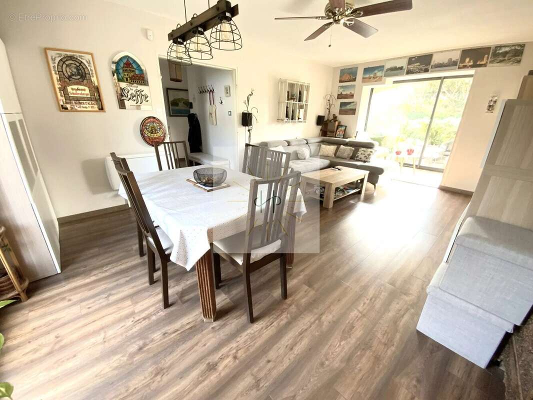 Maison à MONTELIMAR