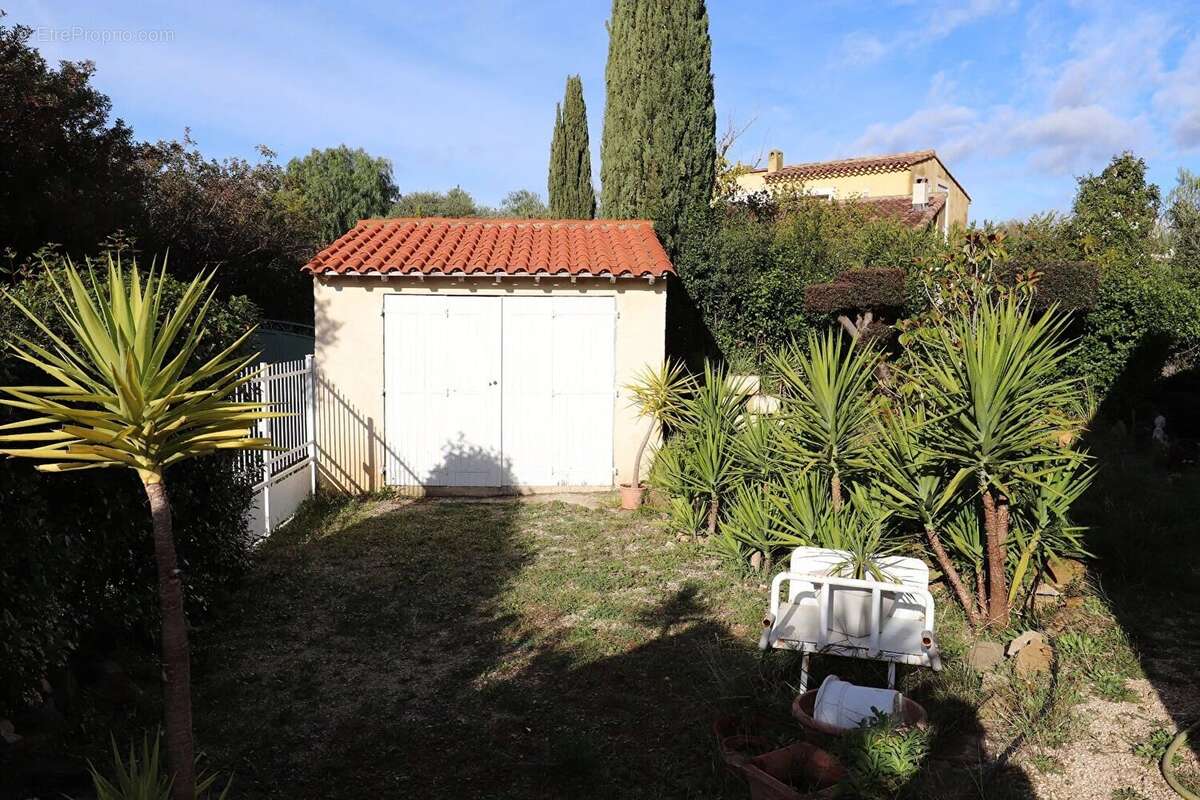 Maison à SAINT-CYR-SUR-MER