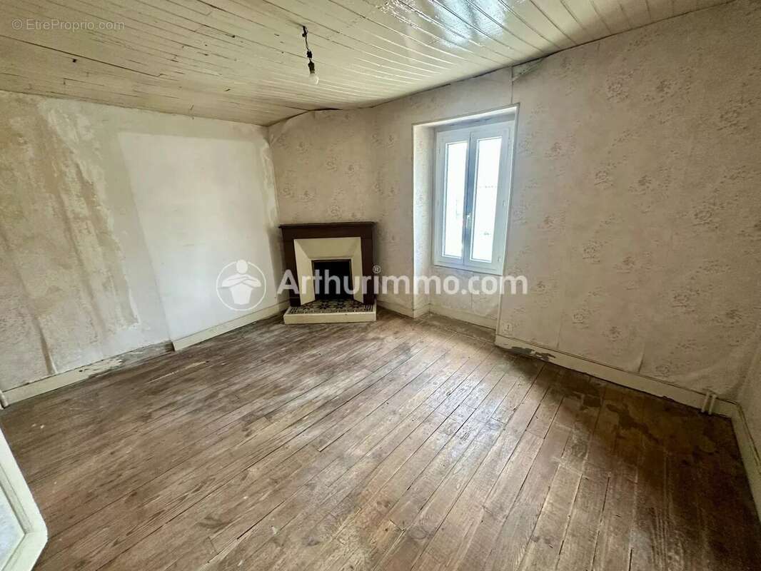 Ensemble immobilier avec local commercial, habitation et garages – Idéal investisseur - photo 13