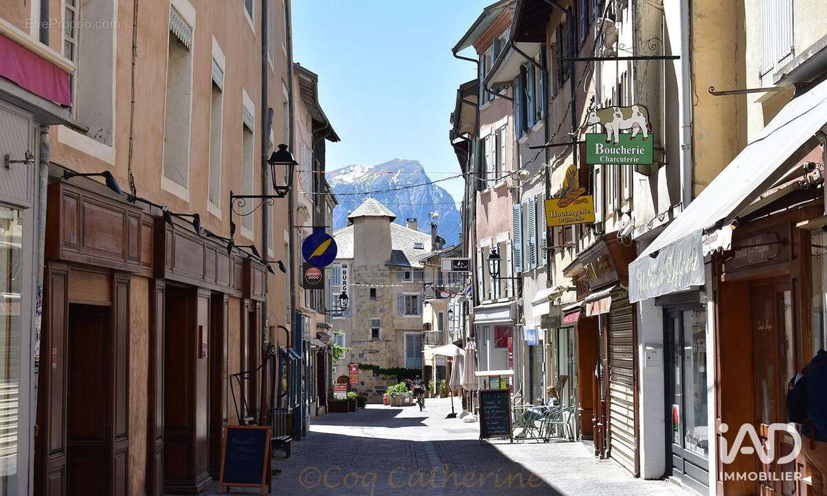 Commerce 150 m² à Embrun  - photo 3