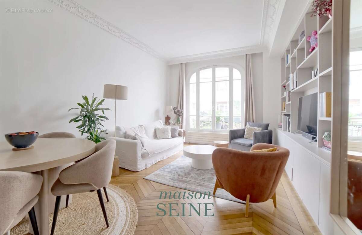 Appartement à NEUILLY-SUR-SEINE