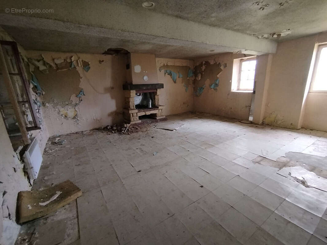 Maison à GREEZ-SUR-ROC