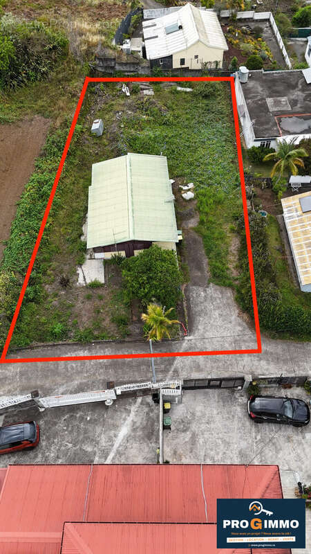 Terrain à LE TAMPON