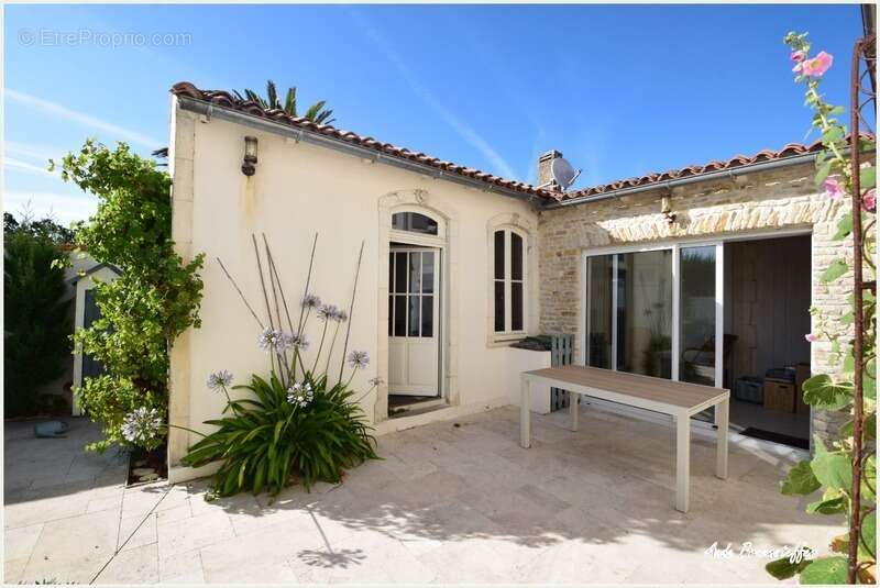 Maison à vendre 5 pièces SAINT CLEMENT DES BALEINES (17), 3 chambres, belle réception - photo 14