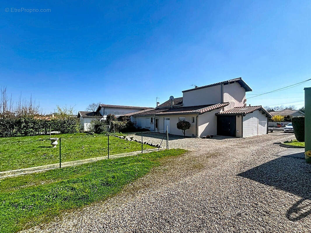 Maison à YVRAC