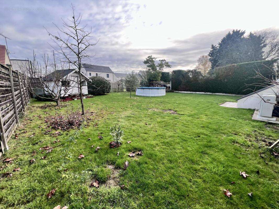 Maison à LA CHAPELLE-SAINT-MESMIN